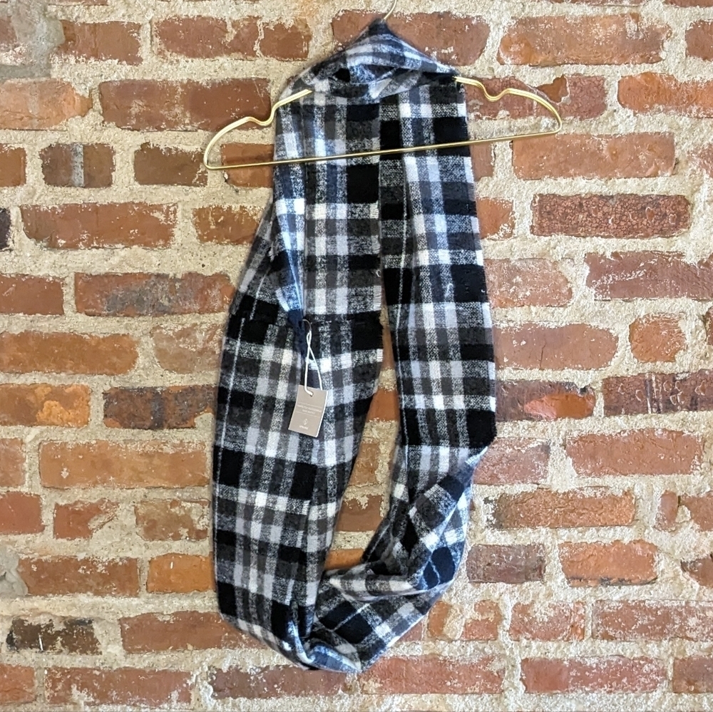 NWT Styliné Black & White Plaid Infinity Scarf